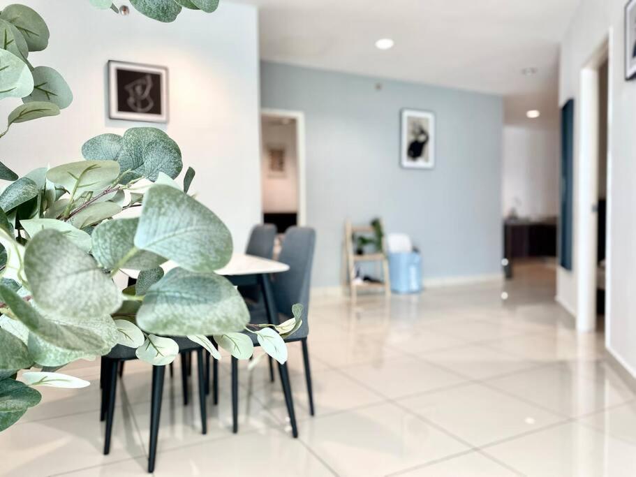 Mansion One Suites - Seaview Modern 2 Bedroom Suites George Town Eksteriør billede