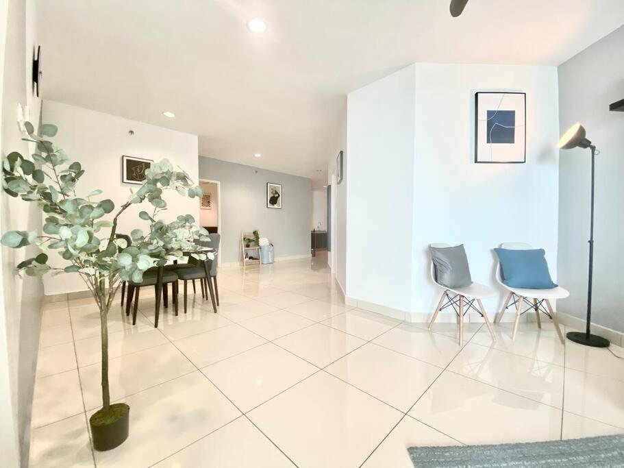 Mansion One Suites - Seaview Modern 2 Bedroom Suites George Town Eksteriør billede