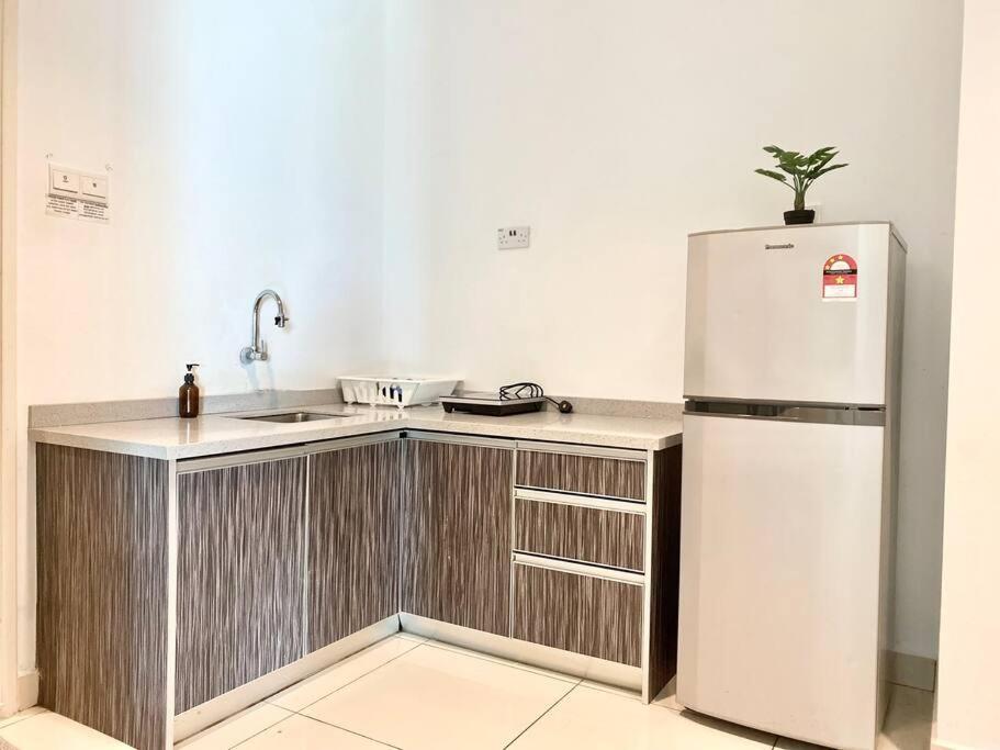 Mansion One Suites - Seaview Modern 2 Bedroom Suites George Town Eksteriør billede