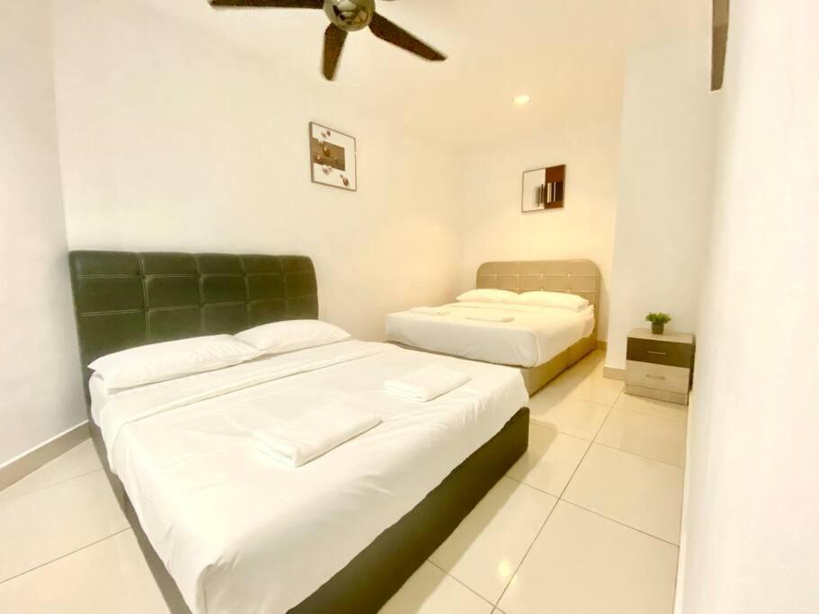 Mansion One Suites - Seaview Modern 2 Bedroom Suites George Town Eksteriør billede