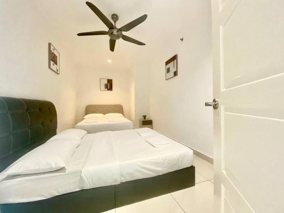 Mansion One Suites - Seaview Modern 2 Bedroom Suites George Town Eksteriør billede