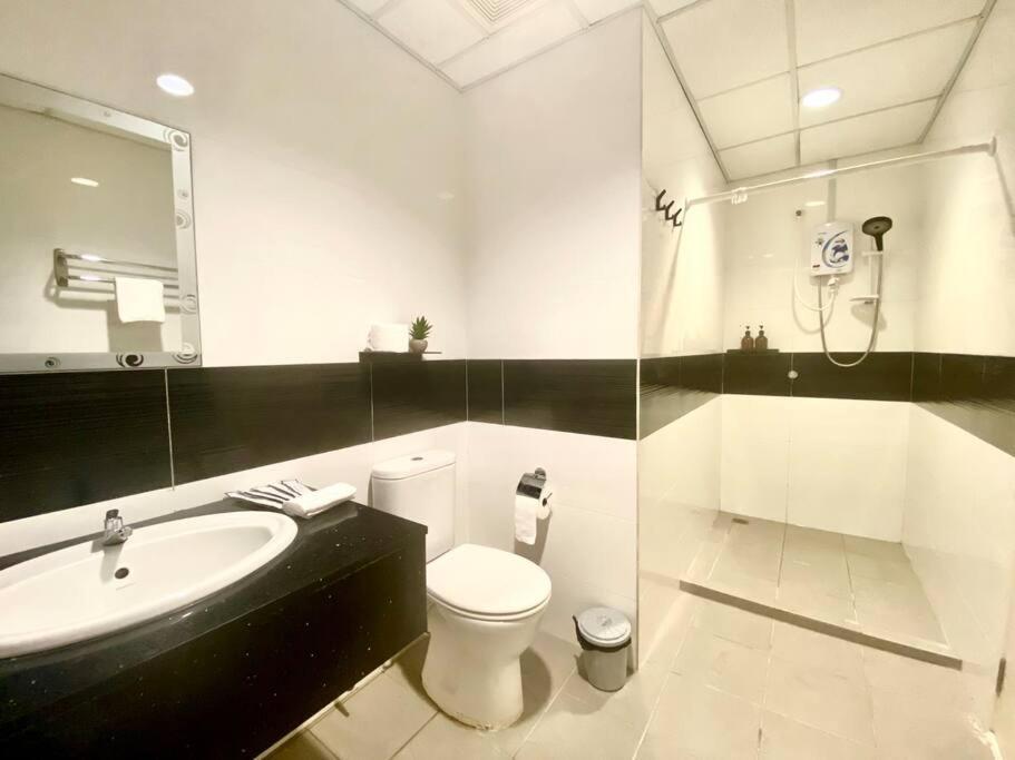 Mansion One Suites - Seaview Modern 2 Bedroom Suites George Town Eksteriør billede