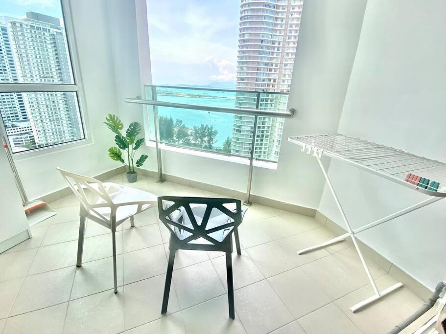 Mansion One Suites - Seaview Modern 2 Bedroom Suites George Town Eksteriør billede