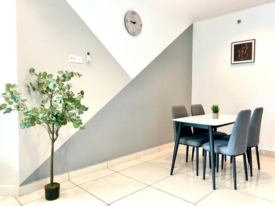 Mansion One Suites - Seaview Modern 2 Bedroom Suites George Town Eksteriør billede