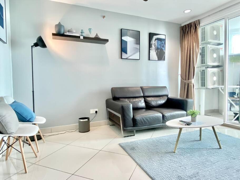 Mansion One Suites - Seaview Modern 2 Bedroom Suites George Town Eksteriør billede