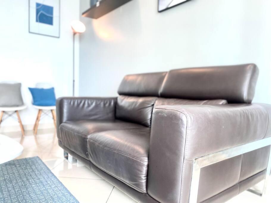 Mansion One Suites - Seaview Modern 2 Bedroom Suites George Town Eksteriør billede