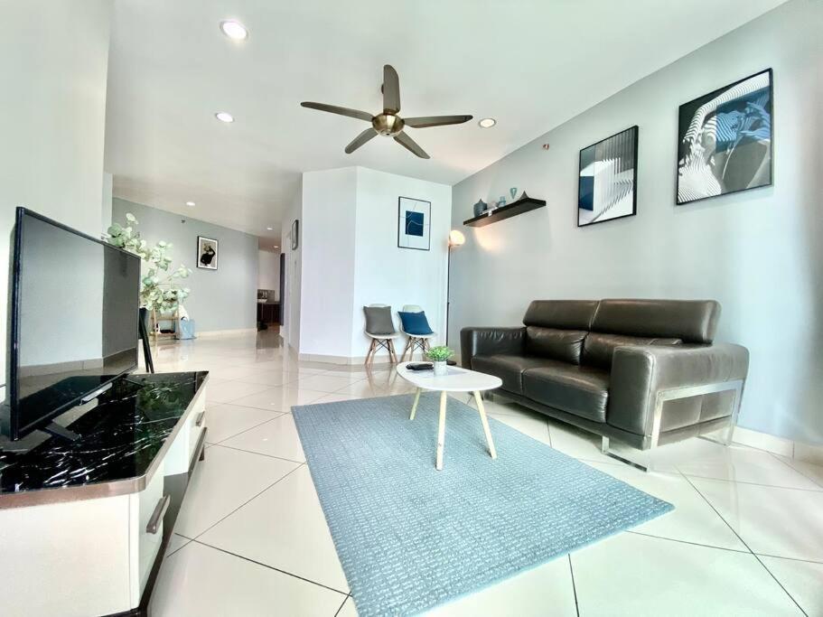 Mansion One Suites - Seaview Modern 2 Bedroom Suites George Town Eksteriør billede
